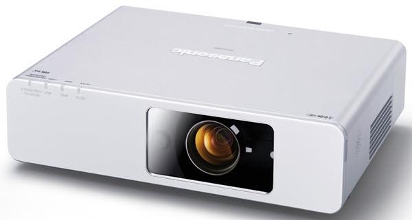 Projektor Panasonic PT-F100NTE LCD 1080i WLAN